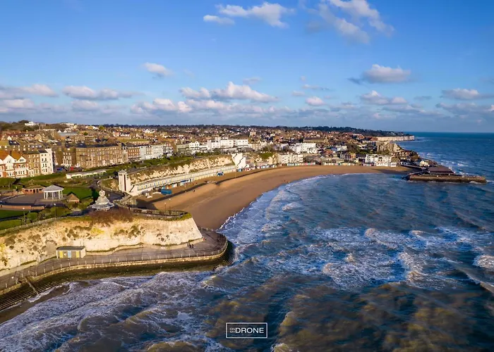 Beachside Mews